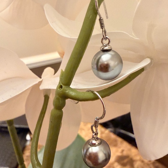 🎁 Genuine Grey Freshwater Pearl & 925 Sterling Silver Drop Earrings - Picture 3 of 7